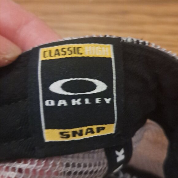 OAKLEY Classic Snap Back Blue White Trucker Hat - Picture 5 of 8
